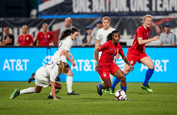 crystal-dunn-action-uswnt
